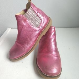 Mini Boden 33 pink sparkly chelsea boots